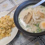 Taiwan Ryourifukuraku - 麺飯セット¥750  今回は炒飯+とんこつラーメンチョイス