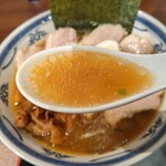 麺とおばんざいとお酒のお店 佳什 - 濃いめの色合いですが「塩」です