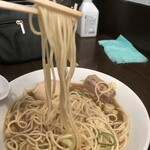 麺処 遊 - それの麺はストレート。