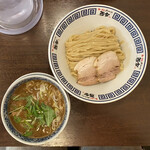 ラーメン而今 - 濃厚鶏白湯つけ麺(濃厚醤油) 950円