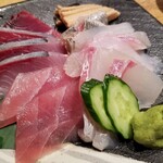 海鮮山 - 海鮮丼の具材。