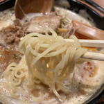 次男坊ラーメン - 麺リフトアップ