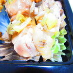 Hiro Chan - お惣菜チョイス弁当　７３４円（税込）のゆで鶏のネギソースのアップ【２０２２年２月】