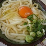 こんぴらうどん - しょうゆうどん温(大)生卵トッピング