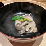 温石 - ３.甘鯛の腕物　しめじとほうれん草の芽　香り付けにゆずを