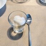 La Brianza - レモンとセージのソルベ。この頃の定番ポンケ