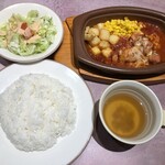 Saizeriya - 【平日ランチ】鶏肉のトマトソース煮込み：５００円（税込）【２０２２年２発撮影】