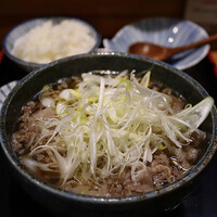 一誠 - 肉豆腐定食(800円)
                      (肉2倍 +400円)