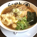 らーめん幸 - あご醤油鷄ワンタン麺　極薄ワンタン♪