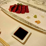 Senroya 泉三丁目 - お肉は特別？入荷したとのことで黒毛和牛/赤身のタタキみたいなステーキ
