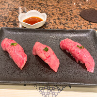 竹田屋 海浜幕張店 - ⑧黒毛和牛の大トロ寿司1980円