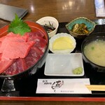 魚喰いの大間んぞく - まぐろ3色丼(大トロ・中トロ・赤身)3740円