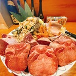 沖縄ちゃんこ美食蔵部 - 厚切り牛タンと夜光貝、牛ヒレ鉄板コース