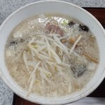 中華げんこつ - 半塩ラーメン