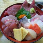 魚河岸 - 海鮮丼1050円