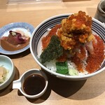 日本橋海鮮丼 つじ半 - 