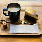 Patisserie TATSUHITO SATOI - ◎コーヒーとベイクドチーズケーキ