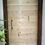 f - このドアを開けるのが毎回楽しみで仕方がない　今日はどんなものがいただけるのか・・・