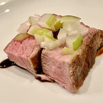 f - この極めて美味な豚肉は前回いただいて大変印象が強かったのですが今回は台湾産の棗を乗せて味わいが全然違います