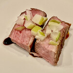 f - 7皿目は大館さくら豚肩ロースのグリルです