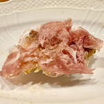 f - 5皿目は甘鯛のグリル　クラテッロ乗せ　松笠揚げのようなカリカリ感とクラテッロが合います