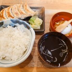 肉汁餃子のダンダダン - 肉汁焼餃子定食