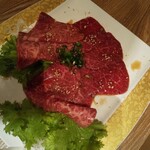 焼肉いのうえ 立川店 - 赤身3種セットの赤身肉