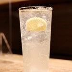 餃子とスパークリング バブルス - 餃子に合うレモンサワー