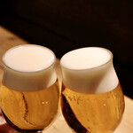 餃子とスパークリング バブルス - オーナーとトリビーで乾杯〜♪