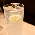 餃子とスパークリング バブルス - 餃子に合うレモンサワー