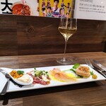 創作イタリアン Gemelli - 前菜４種盛り＆白ワイン