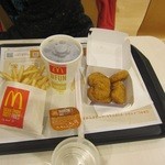 マクドナルド - おもちゃが欲しい長男はハッピーセット