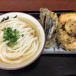 讃岐うどん いわい - ひやあつ中と天ぷら4種類