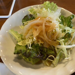 帝国 - 野菜サラダ付き