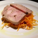 オレンチ - 鶏のテリーヌと人参のサラダ
