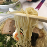 丸徳ラーメン - 麺