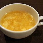 陳餐閣 飲茶&カフェ - ランチAコースのスープ