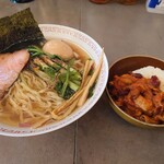 グル グル シロヘビ ヌードル - 