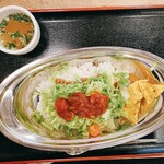 オキナワ食堂 ばるやパーラー - タコライスです。