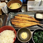 しんぱち食堂 - ほっけ定食(一尾、ご飯半割)+わかめ(醤油マヨ)_¥1,133+¥88