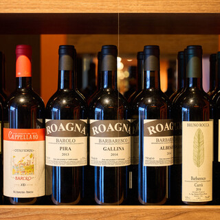 バラエティ豊かなイタリアワインのラインナップ