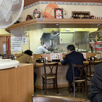 新華園 - 遠くから…