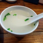 香港麺 新記 - さっぱり味のスープ