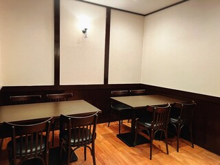 NEMOTO.LABO - 店内：全てテーブル席