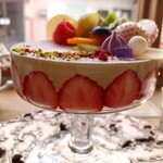 ラトリエ ア マ ファソン - 苺とピスタチオのフレジェ2022