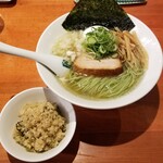 麺屋 六感堂 - しおグリーン麺＋しらすと野沢菜 炊込みご飯