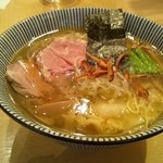 特製塩そば（９８０円）