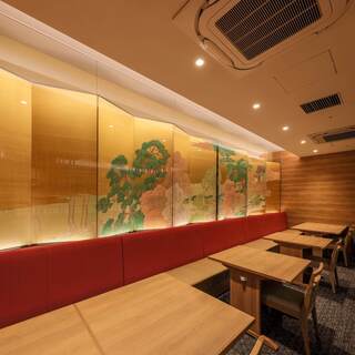 "Please relax in our store with semi-private rooms on the 9th floor of Hanshin Umeda Main Store"