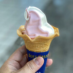 ミニストップ - 料理写真:練乳あまおういちごソフト ミックス☆