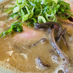 博多とんこつ 真咲雄 - とにかくスープが濃厚。